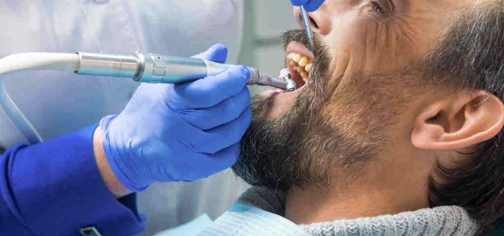 Chirurgia stomatologiczna usuwanie ósemek ekstrakcja zęba